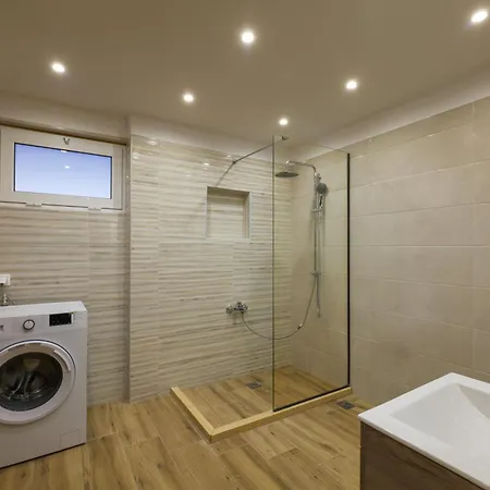 Апартаменти Callista Living Iii